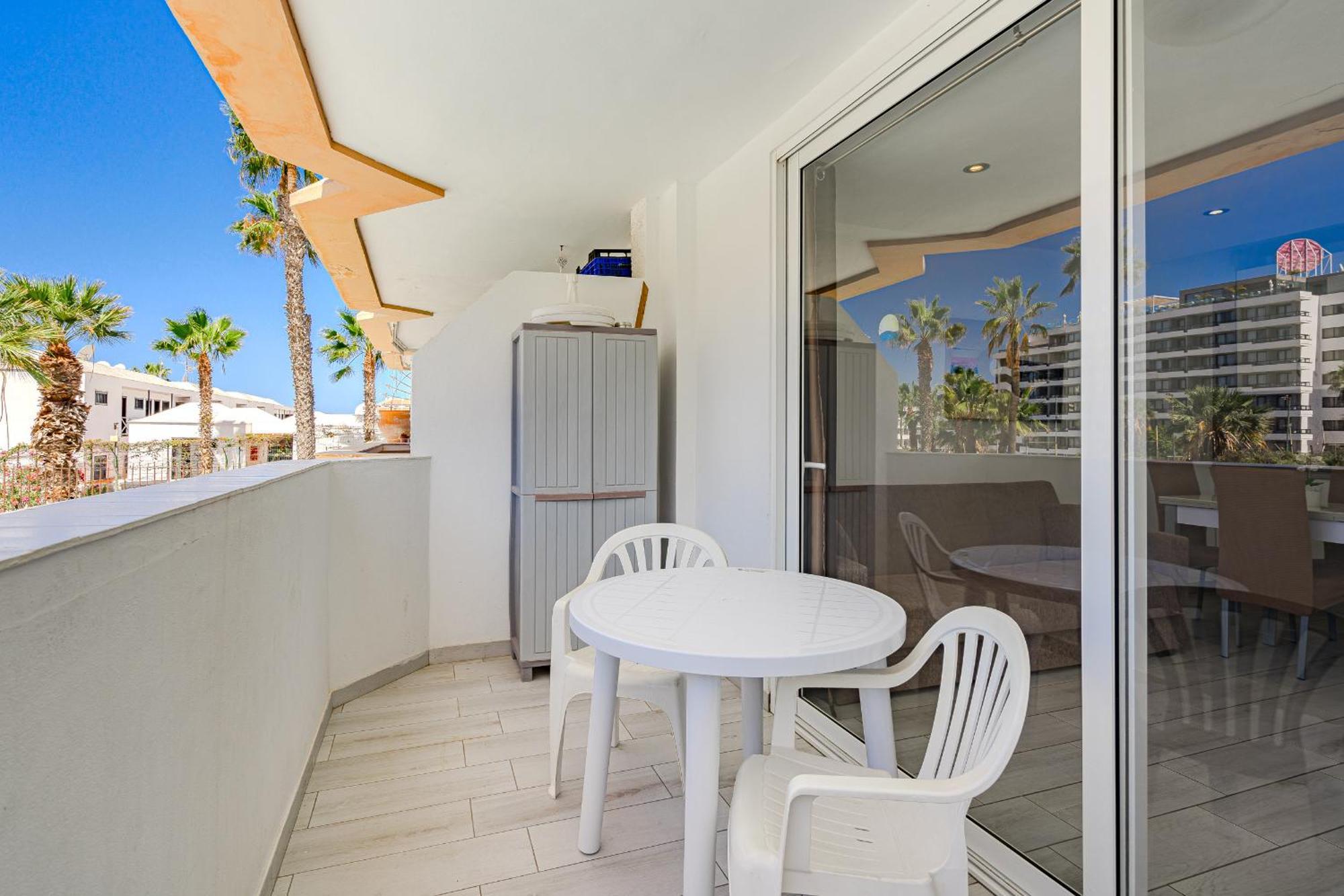 Un Dormitorio En Playa De Las Americas Costa Adeje  ภายนอก รูปภาพ