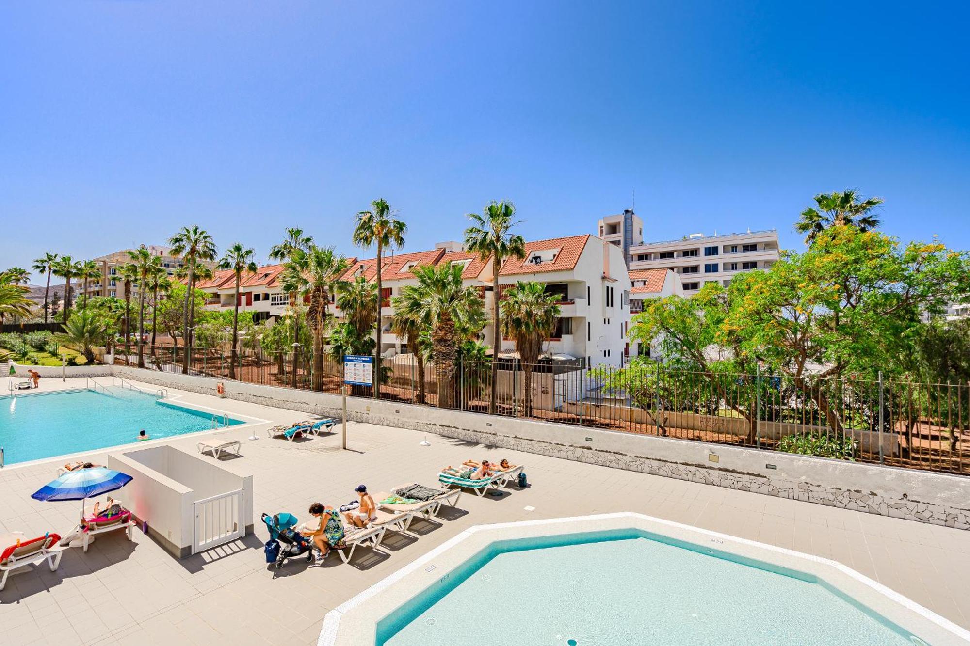 Un Dormitorio En Playa De Las Americas Costa Adeje  ภายนอก รูปภาพ