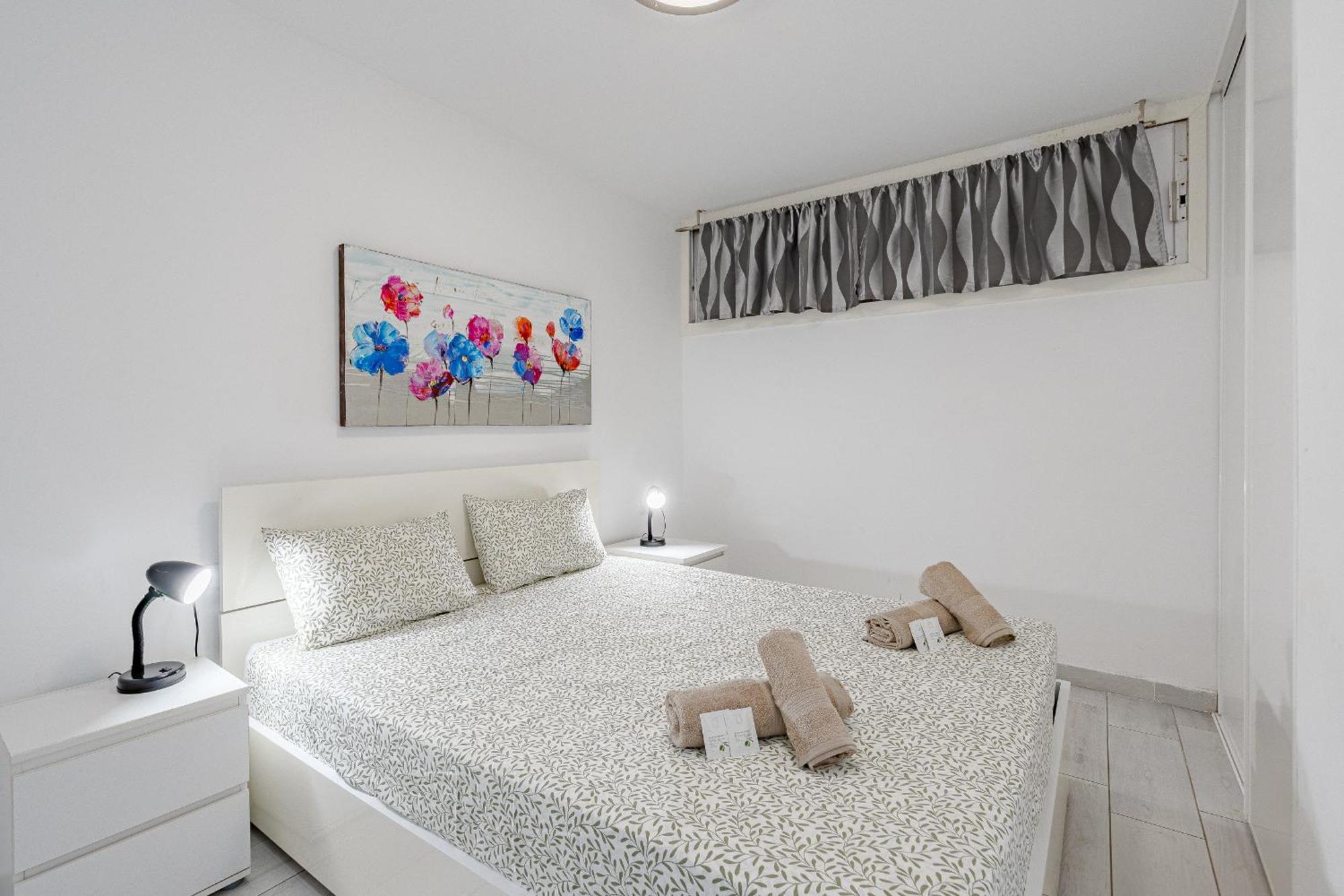 Un Dormitorio En Playa De Las Americas Costa Adeje  ภายนอก รูปภาพ