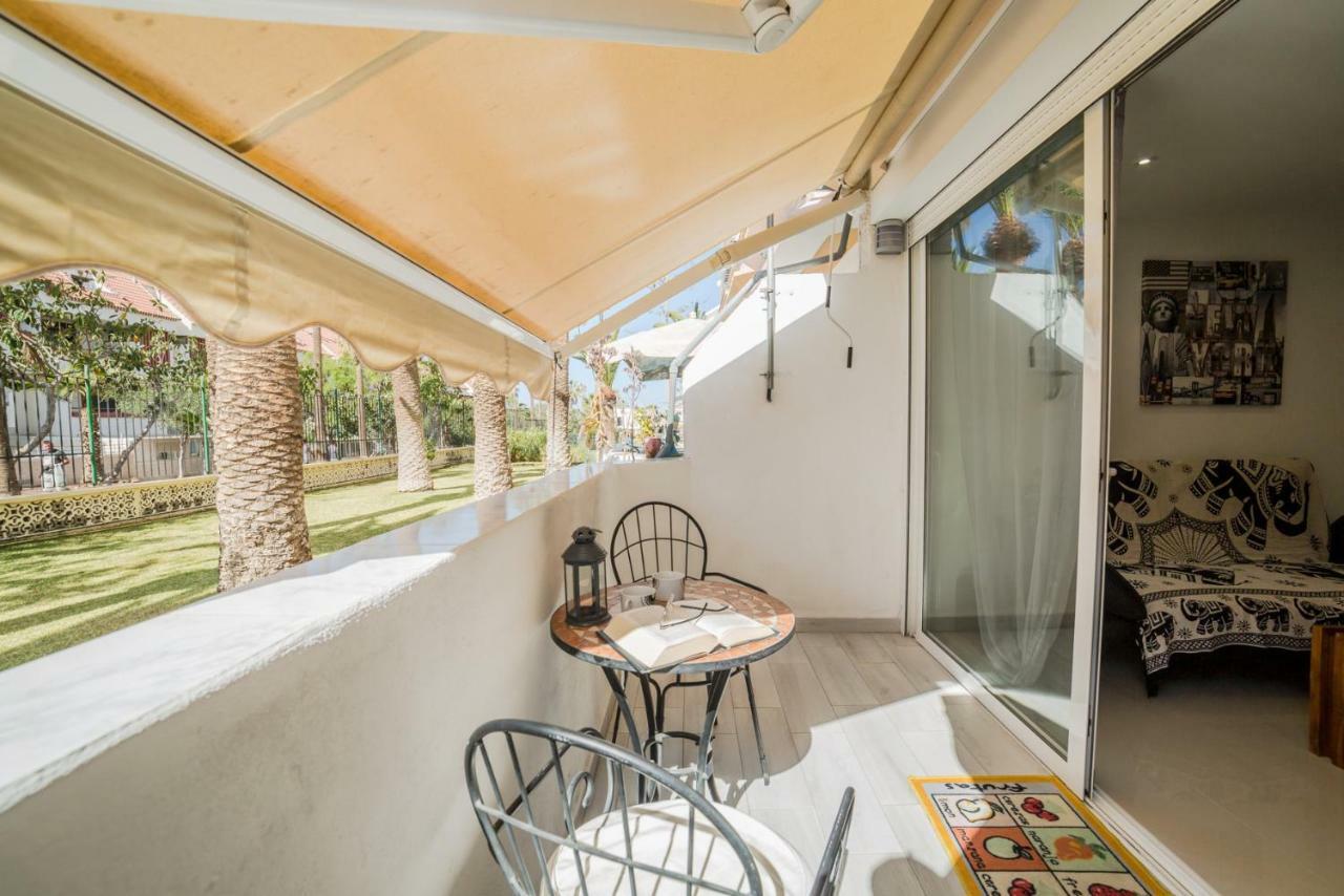 Un Dormitorio En Playa De Las Americas Costa Adeje  ภายนอก รูปภาพ