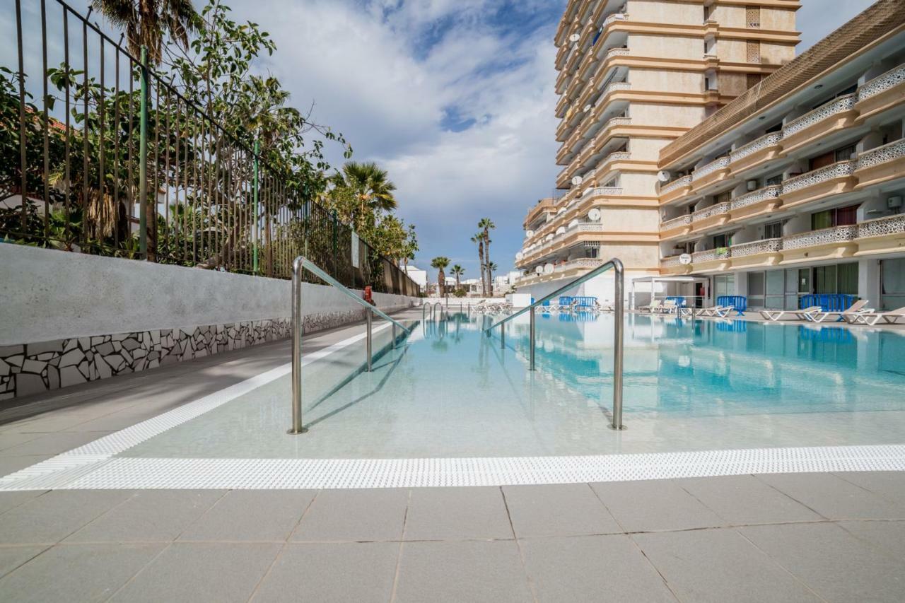 Un Dormitorio En Playa De Las Americas Costa Adeje  ภายนอก รูปภาพ