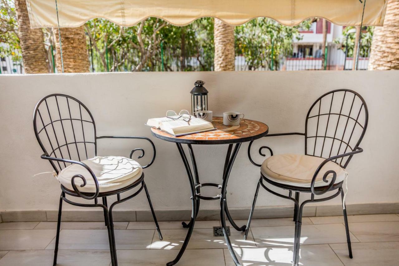 Un Dormitorio En Playa De Las Americas Costa Adeje  ภายนอก รูปภาพ